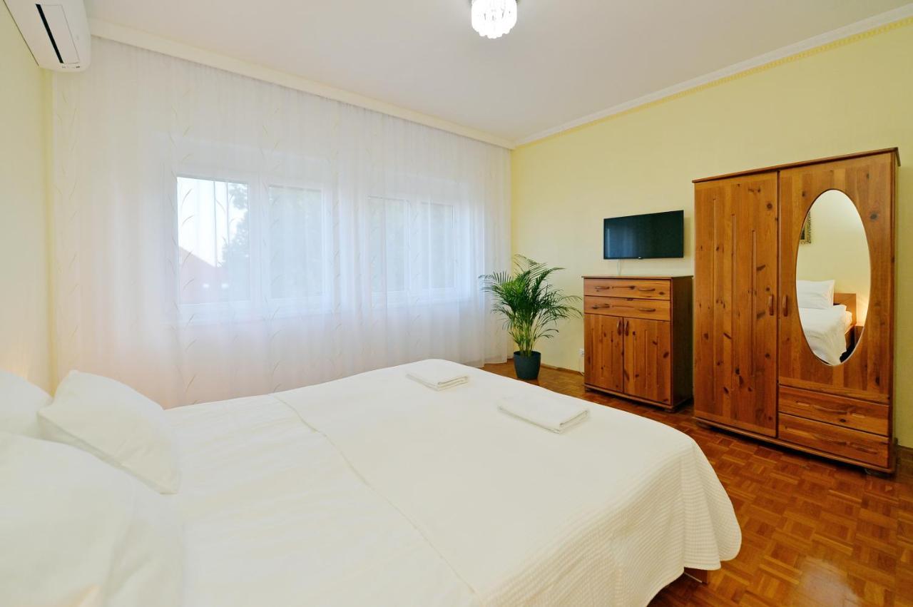 Blackbird Apartment บาลาตอนฟือเรด ภายนอก รูปภาพ