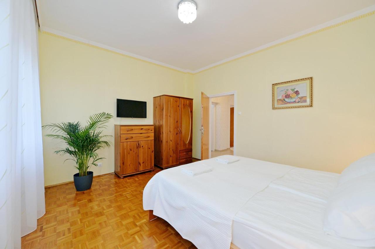 Blackbird Apartment บาลาตอนฟือเรด ภายนอก รูปภาพ