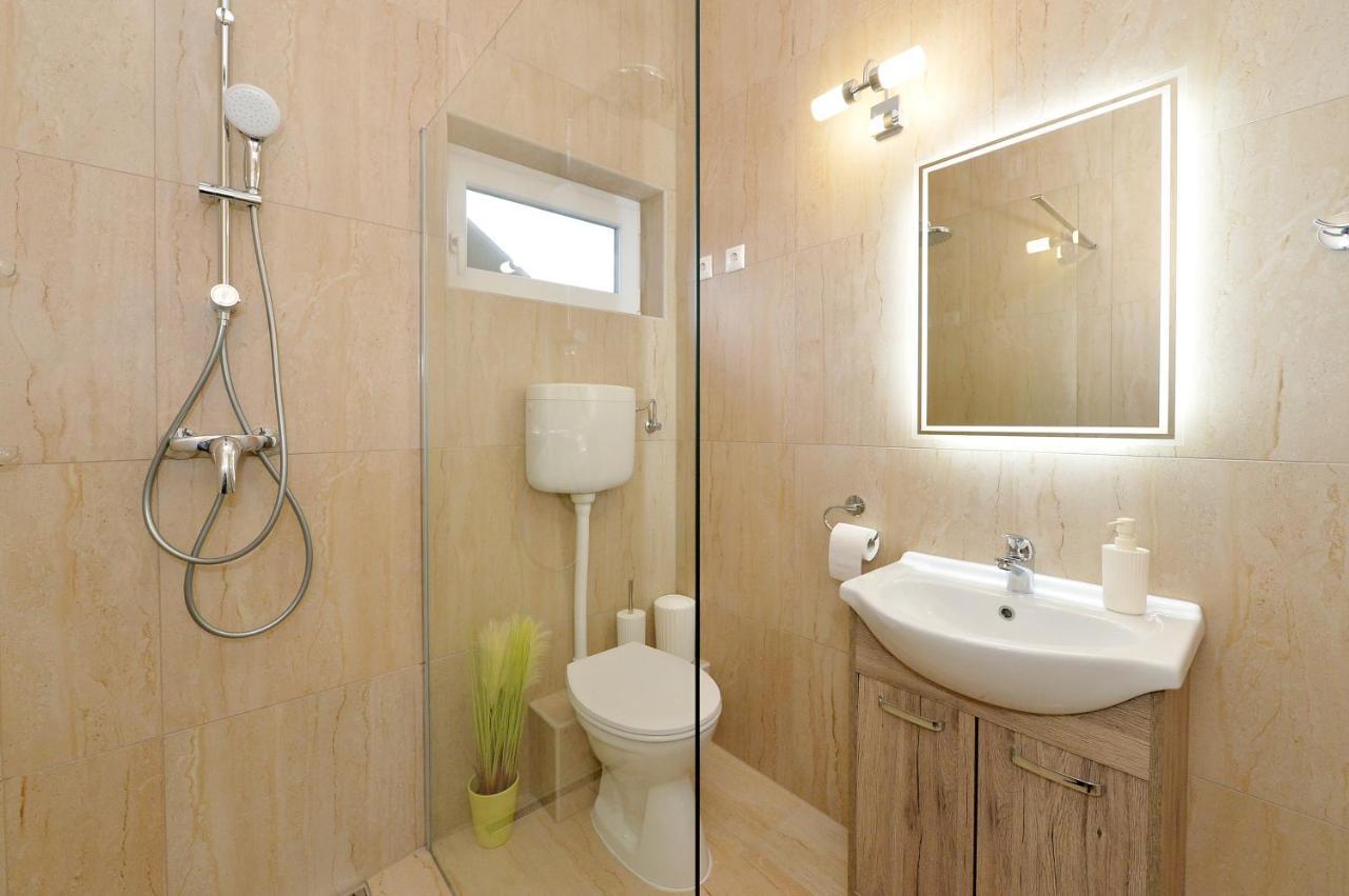 Blackbird Apartment บาลาตอนฟือเรด ภายนอก รูปภาพ