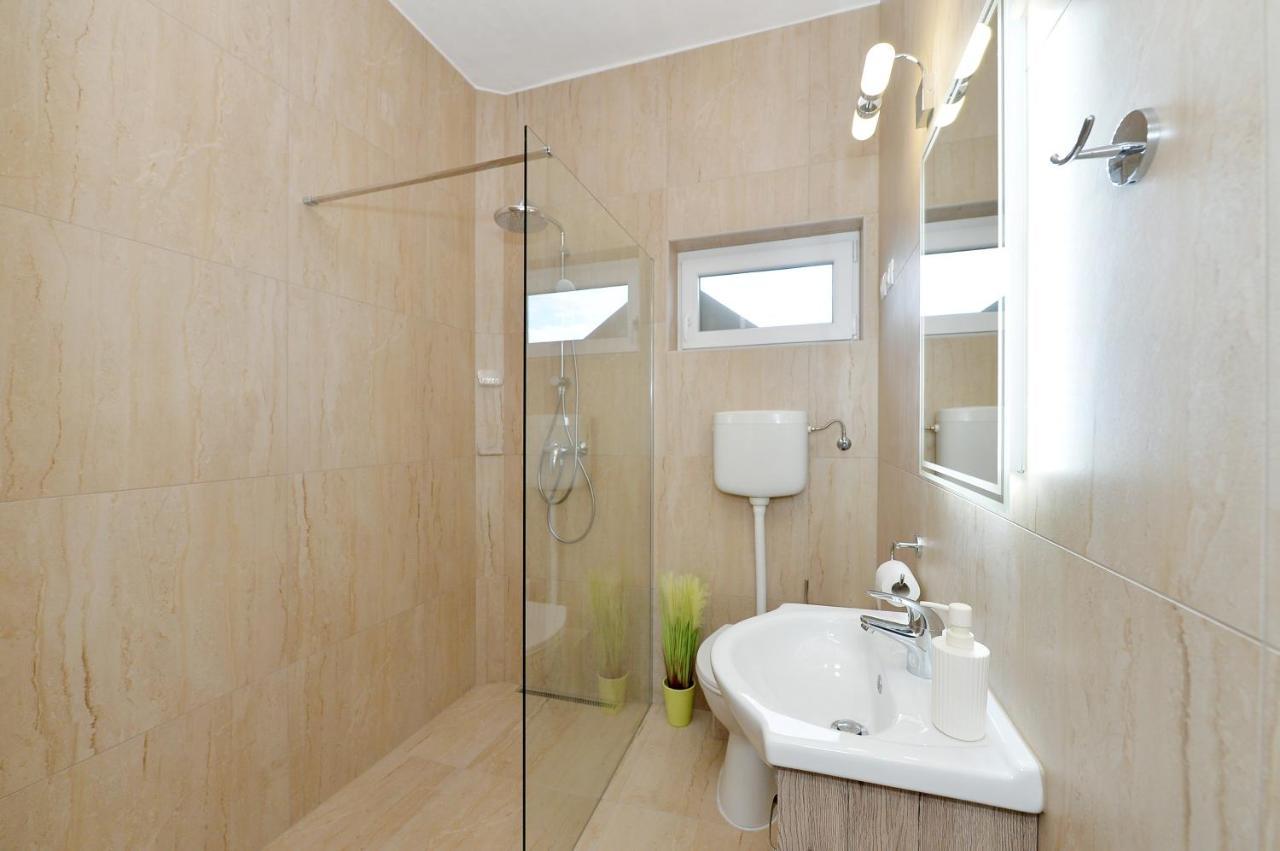 Blackbird Apartment บาลาตอนฟือเรด ภายนอก รูปภาพ