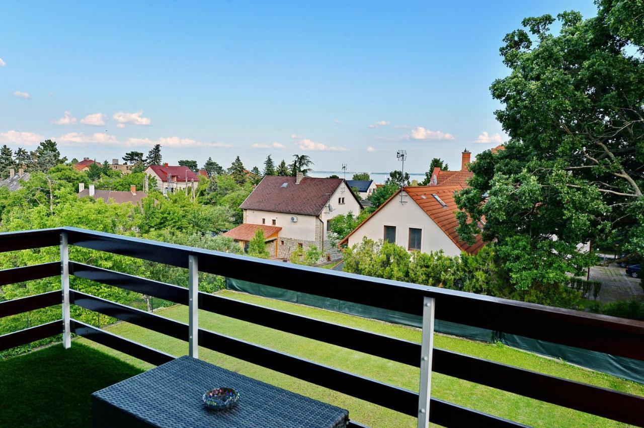 Blackbird Apartment บาลาตอนฟือเรด ภายนอก รูปภาพ