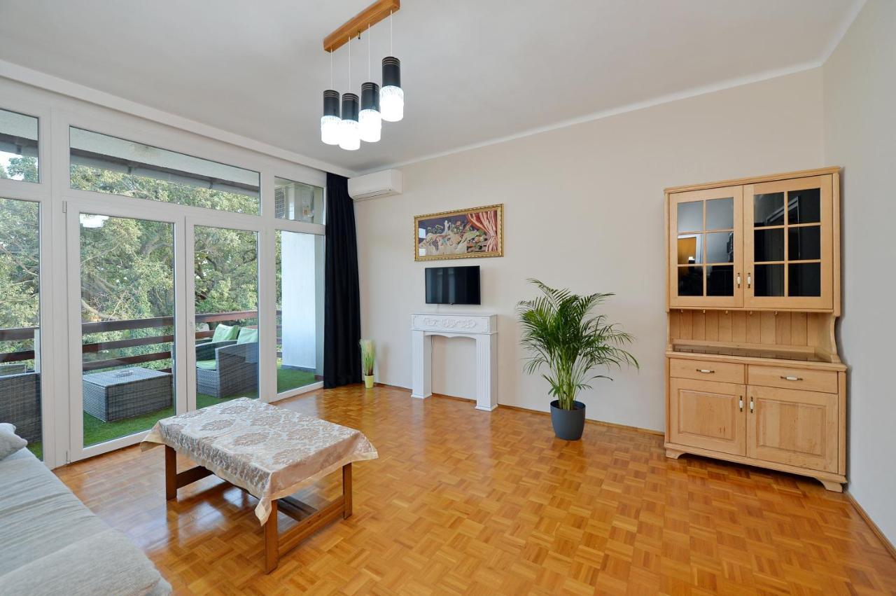 Blackbird Apartment บาลาตอนฟือเรด ภายนอก รูปภาพ