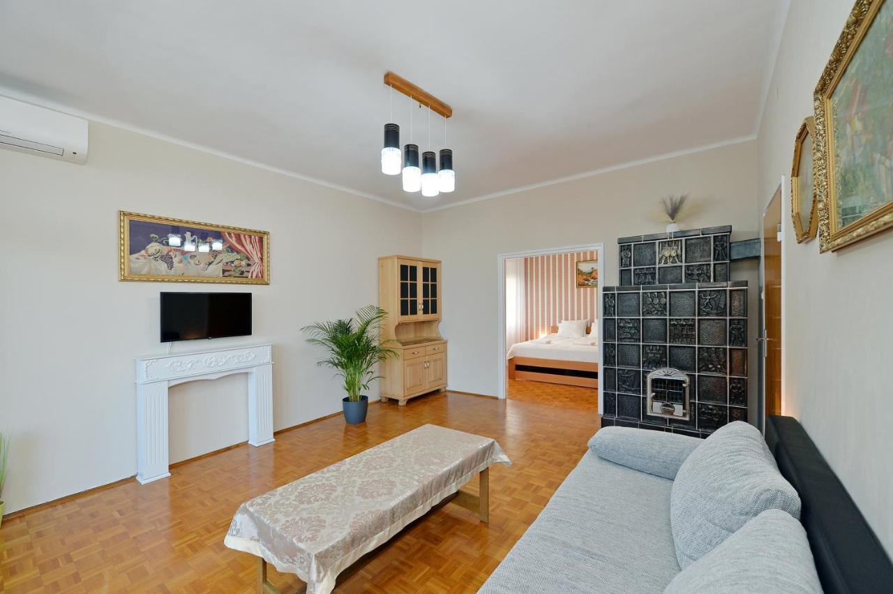 Blackbird Apartment บาลาตอนฟือเรด ภายนอก รูปภาพ